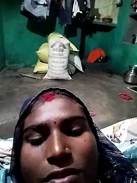 Big Lovexx online show from November 2025 05:50:01 PM