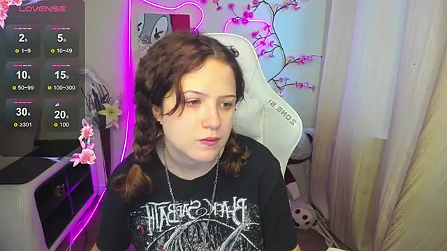 Anora Miller online show from November 2025 08:26:02 AM