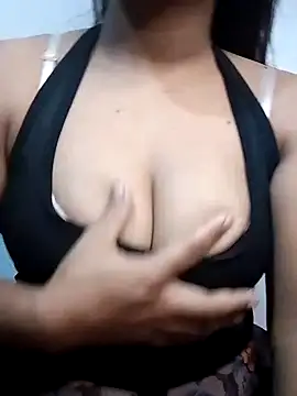 YuCii2k1 online show from November 2025 07:12:01 AM