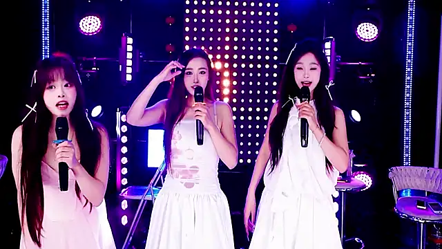 Snapshot of S5-55S chatting on February 2026 05:23:02 PM S5-55S online show from February 2026 05:23:02 PM