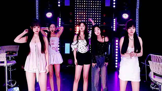 Snapshot of S5-55S chatting on February 2026 07:10:02 PM S5-55S online show from February 2026 07:10:02 PM