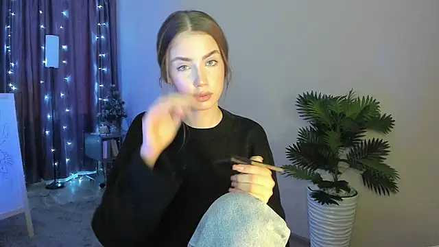 Aurora Glow21 online show from February 2026 12:16:01 PM