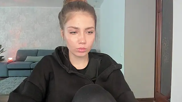 Aurora Glow21 online show from April 2026 12:29:01 PM