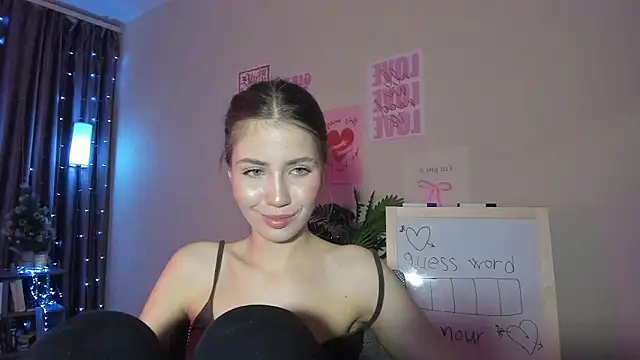 Aurora Glow21 online show from March 2026 07:49:01 PM