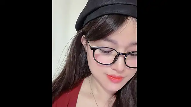 MiCandy-Lovee online show from November 2025 06:07:02 PM