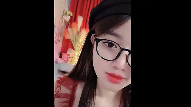 MiCandy-Lovee online show from December 2025 06:27:01 AM