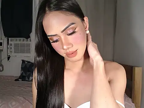 Snapshot of im_ur_wife69 chatting on February 2026 03:45:01 PM im ur wife69 online show from February 2026 03:45:01 PM