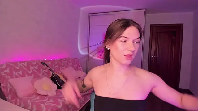 Snapshot of luna_lust_212 chatting on June 2026 04:23:01 AM luna lust 212 online show from June 2026 04:23:01 AM