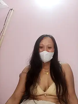 Snapshot of t-t-babe chatting on November 2025 01:48:02 PM t-t-babe online show from November 2025 01:48:02 PM