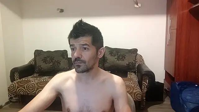 Snapshot of Dale_E chatting on June 2026 12:21:02 AM Dale E online show from June 2026 12:21:02 AM