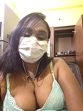 Dharshini98 online show from February 2026 05:10:01 PM