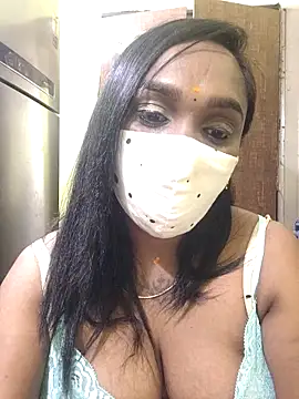 Dharshini98 online show from February 2026 12:11:01 AM