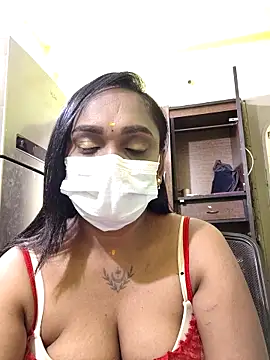 Dharshini98 online show from February 2026 11:09:02 AM