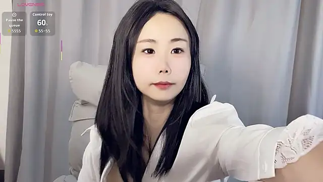 Snow1ice online show from November 2025 03:05:01 AM