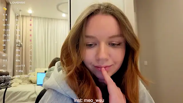 Snapshot of me_liss chatting on November 2025 11:53:01 PM me liss online show from November 2025 11:53:01 PM