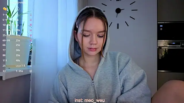 Snapshot of me_liss chatting on November 2025 06:28:02 AM me liss online show from November 2025 06:28:02 AM