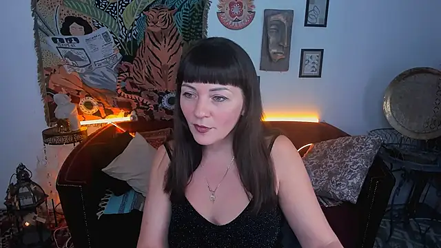 Snapshot of RosaliReed chatting on November 2025 11:03:01 AM RosaliReed online show from November 2025 11:03:01 AM