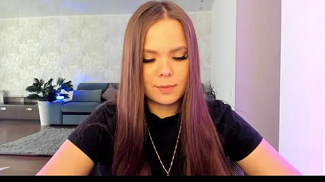 Snapshot of Kira_love_81 chatting on May 2026 04:23:01 AM Kira love 81 online show from May 2026 04:23:01 AM