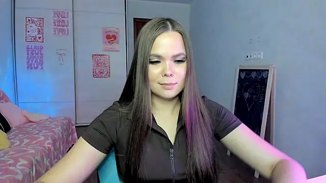 Snapshot of Kira_love_81 chatting on May 2026 07:44:02 PM Kira love 81 online show from May 2026 07:44:02 PM