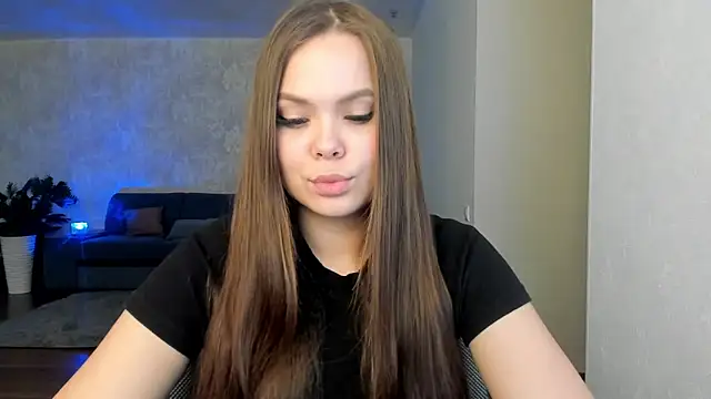 Snapshot of Kira_love_81 chatting on May 2026 04:16:01 AM Kira love 81 online show from May 2026 04:16:01 AM