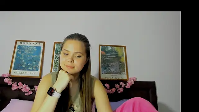 Snapshot of Kira_love_81 chatting on June 2026 12:28:02 PM Kira love 81 online show from June 2026 12:28:02 PM