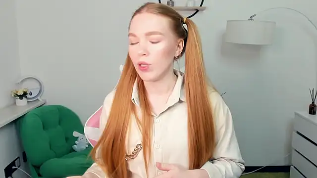 LavetaShiroma online show from December 2025 07:37:02 PM