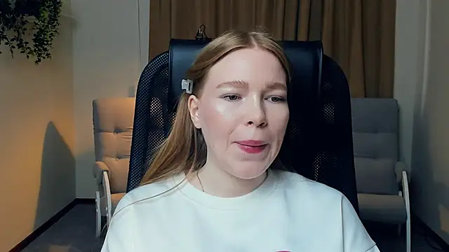 LavetaShiroma online show from November 2025 12:42:02 PM