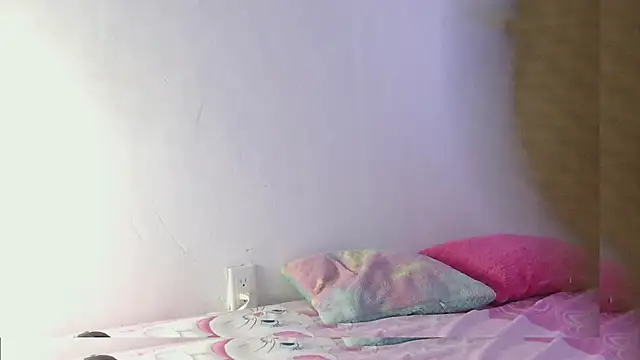 Angelina roses online show from November 2025 09:59:01 PM