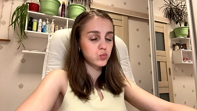 SweetieKatie online show from November 2025 01:15:01 PM