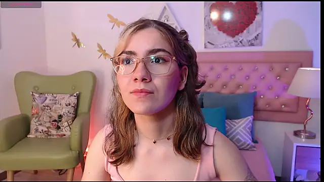 AriLumi online show from January 2026 07:29:02 PM