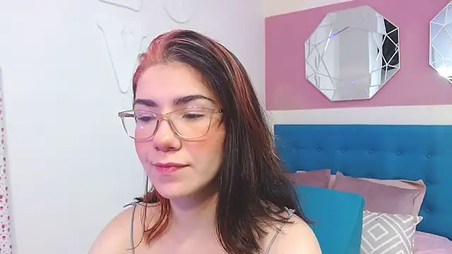 AriLumi online show from November 2025 12:26:01 PM