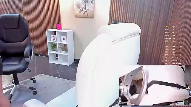 ElliSmith online show from November 2025 06:52:01 PM