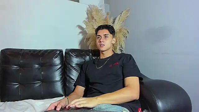 ZeusBrant online show from April 2026 01:50:02 PM