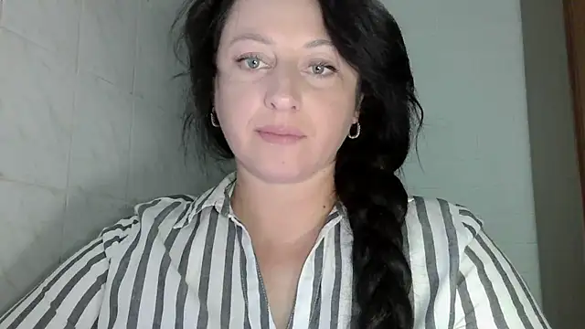 Snapshot of MelinaAx chatting on June 2026 07:16:01 AM MelinaAx online show from June 2026 07:16:01 AM
