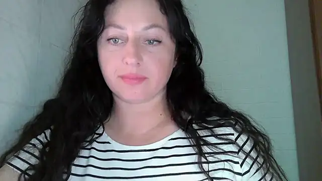 Snapshot of MelinaAx chatting on June 2026 08:42:01 AM MelinaAx online show from June 2026 08:42:01 AM