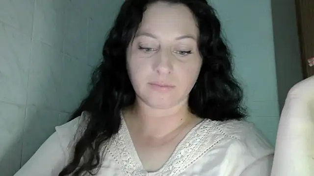 Snapshot of MelinaAx chatting on June 2026 07:22:01 PM MelinaAx online show from June 2026 07:22:01 PM