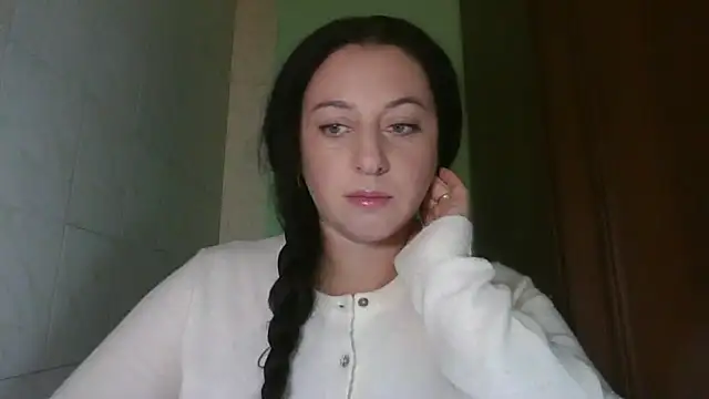 Snapshot of MelinaAx chatting on November 2025 12:06:01 PM MelinaAx online show from November 2025 12:06:01 PM