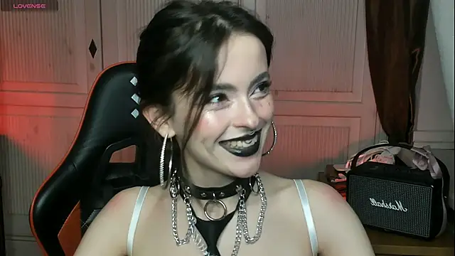 Lana  Soft online show from December 2025 06:33:01 PM