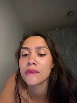 carolsapequinha online show from April 2026 07:20:02 PM