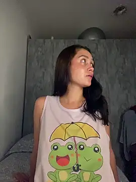 carolsapequinha online show from March 2026 10:49:01 AM