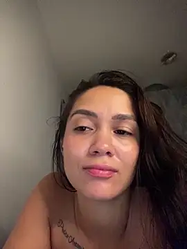 carolsapequinha online show from April 2026 10:29:01 AM