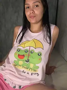 carolsapequinha online show from December 2025 11:49:02 PM