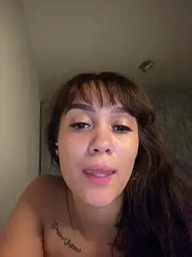carolsapequinha online show from April 2026 12:50:02 AM