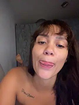 carolsapequinha online show from May 2026 09:18:02 PM