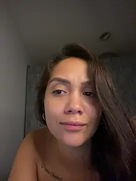 carolsapequinha online show from April 2026 02:19:01 AM