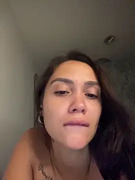 carolsapequinha online show from April 2026 05:09:01 AM