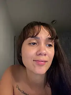 carolsapequinha online show from May 2026 04:26:02 AM