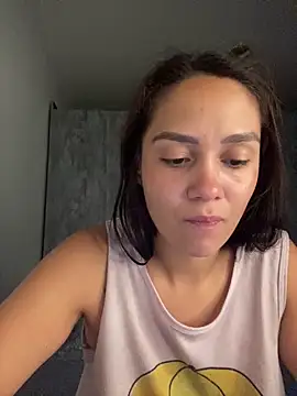 carolsapequinha online show from April 2026 10:27:01 AM