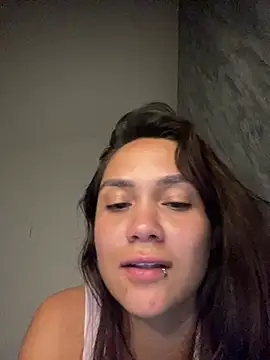 carolsapequinha online show from July 2026 04:23:01 AM