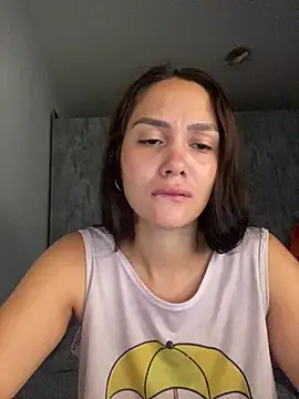 carolsapequinha online show from April 2026 10:39:01 AM